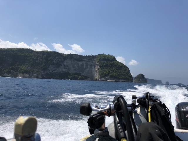 Heading to the second dive site