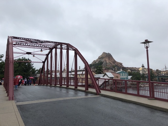 Bridge to the other side of the American Waterfront