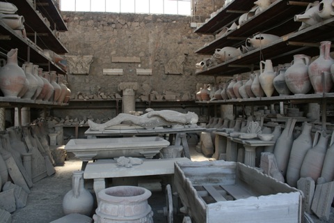 Granai del Foro with another preserved body