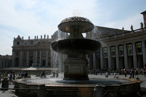 Water fountain in the Basilique piazza