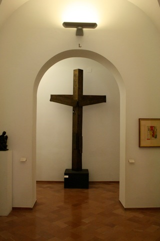 Giant cross