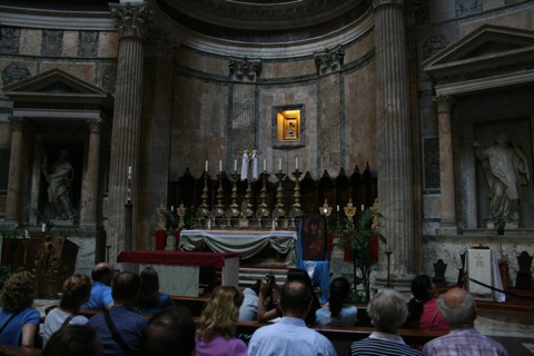 Pantheon altar